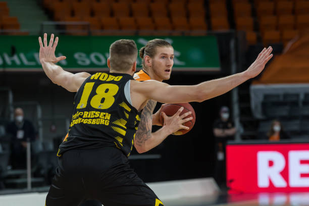 保持稳定的 保持稳定的